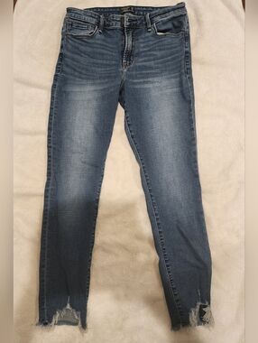 Abercrombie & Fitch Faded Blue Ankle Skinny Jeans with Distressed Hem